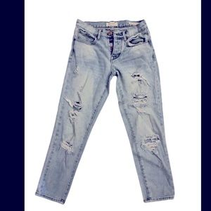Pacsun ripped boyfriend jeans size 24